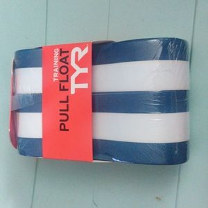 TYR Pull Float